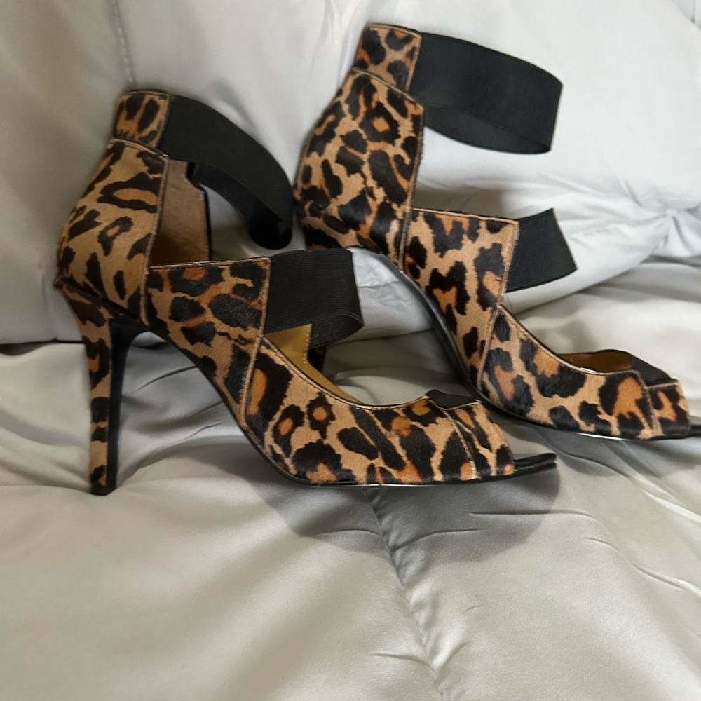Nine West Leopard Print Calf Hair Stiletto Heel Peep Toe Elastic Straps Sz 11